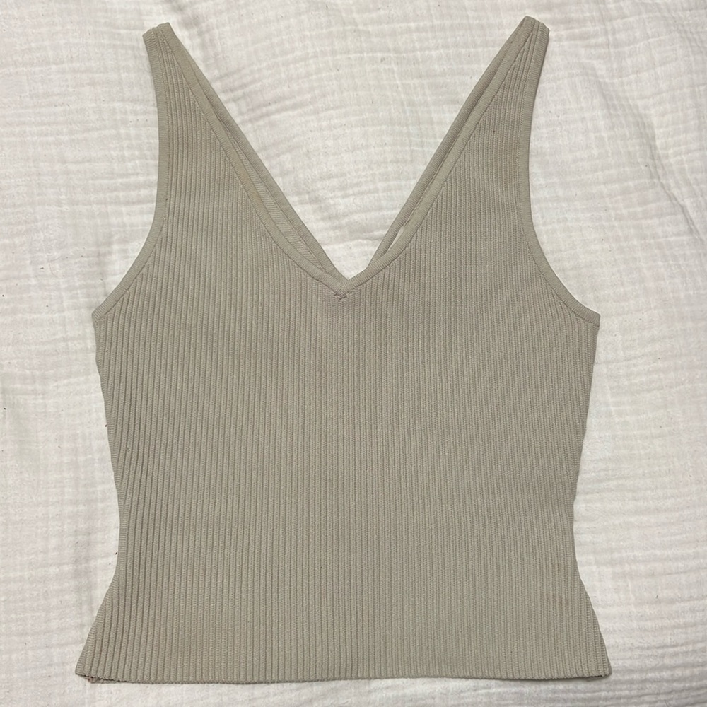 Aritzia Babaton Sculpt Tank